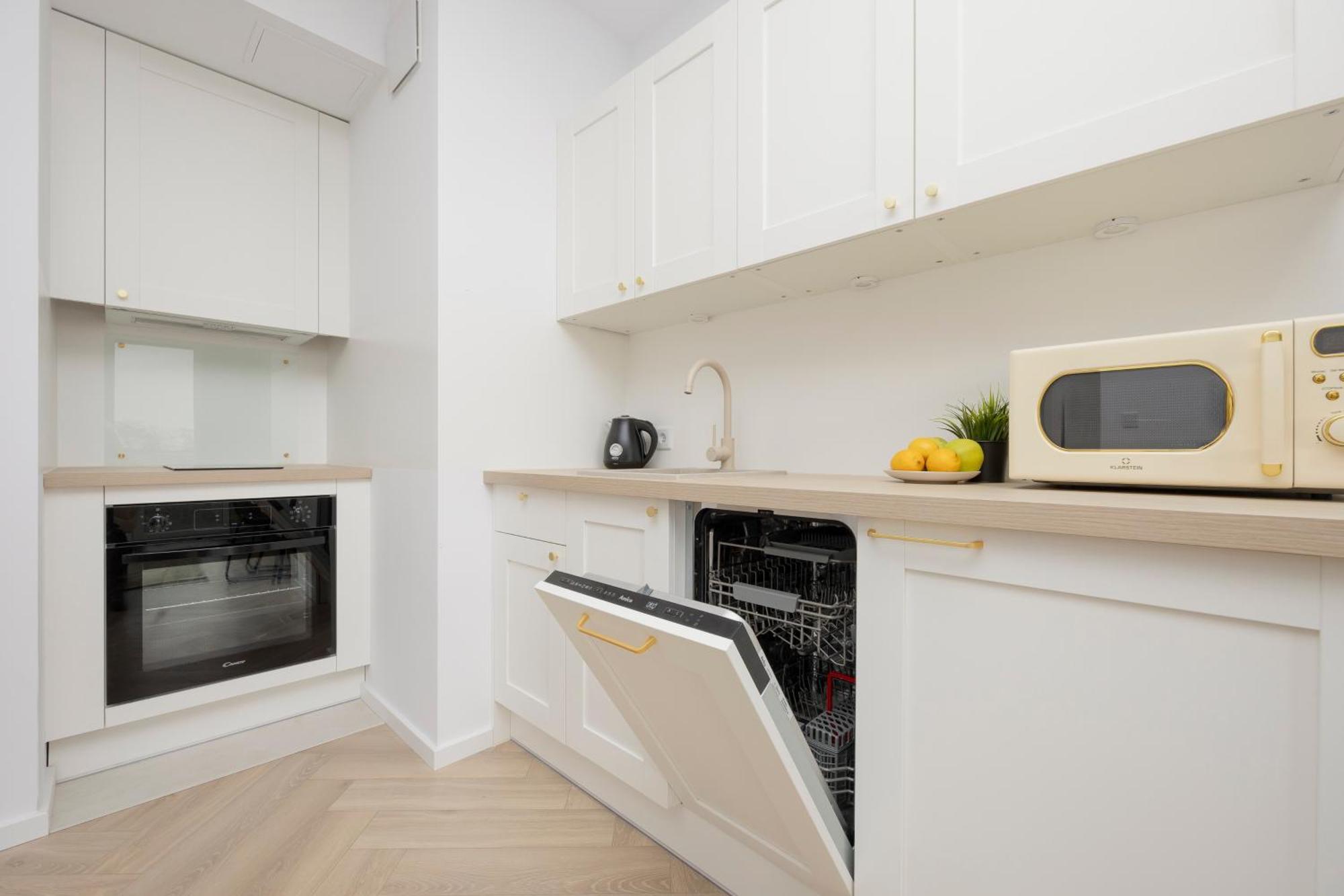 Modern Apartment With Balcony Near Aleje Jerozolimskie By Noclegi Renters Варшава Екстериор снимка